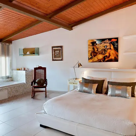 Villa Sleeps 12 Pool Air Con